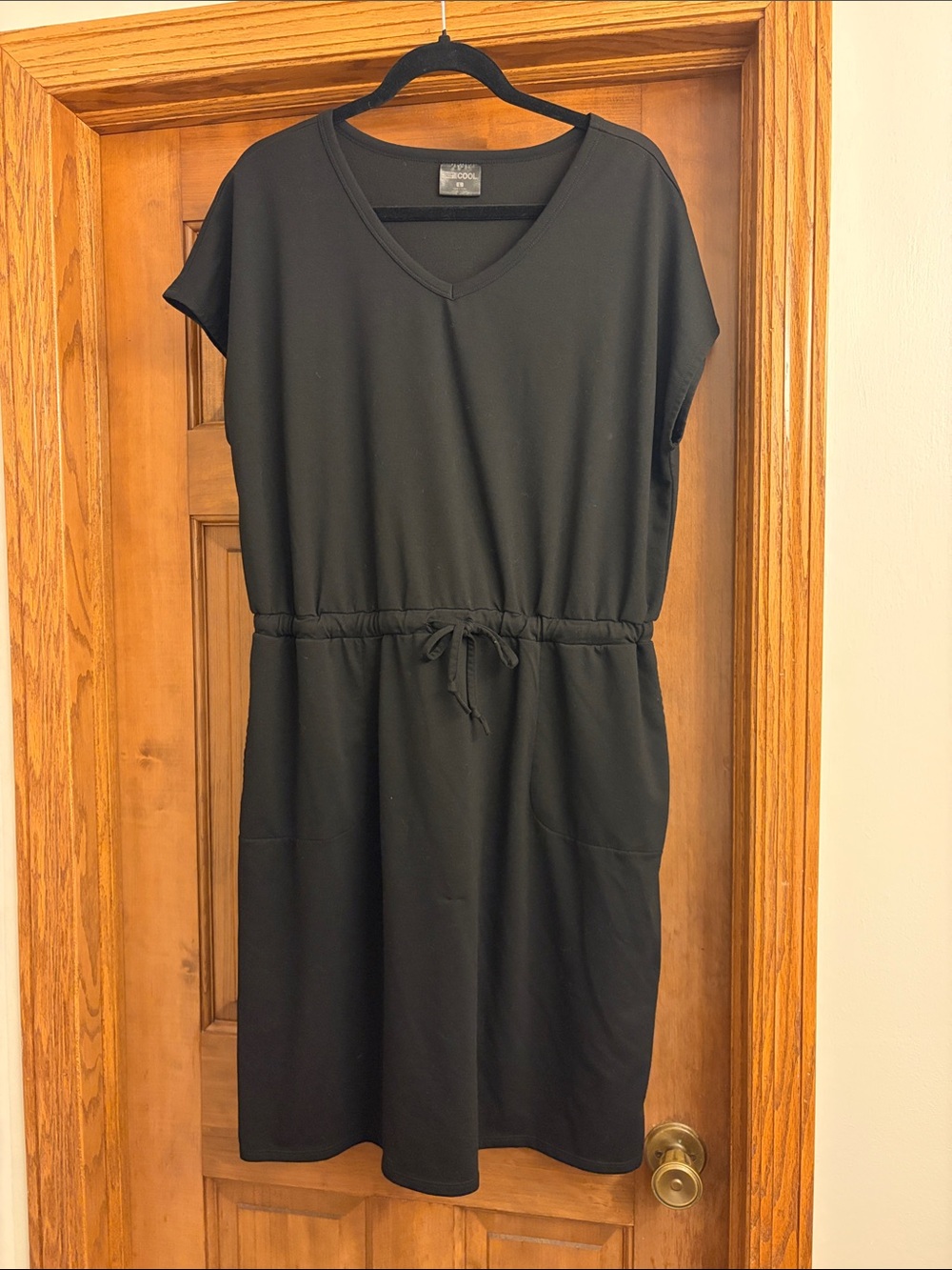 32 DEGREES black knee length dress